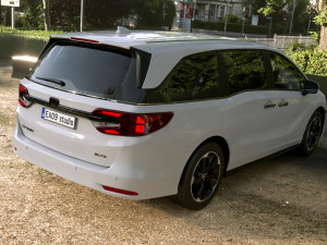 Honda Odyssey Elite 3D Model