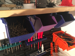 storage box suspended 3D Model