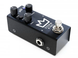 Pedał Aguilar Storm King Bass Distortion Fuzz Model 3D