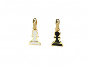 典当吊坠和耳环国际象棋套装 3D 模型