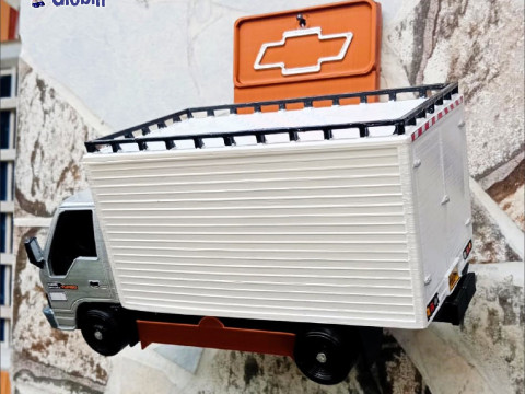 Chevrolet NPR Diesel Van Thermo King - Includes Wall Bracket 3Dプリントモデル