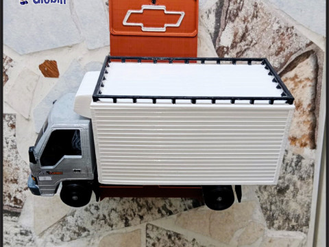 Chevrolet NPR Diesel Van Thermo King - Includes Wall Bracket 3Dプリントモデル