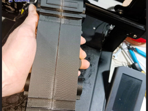 Chevrolet NPR Diesel Van Thermo King - Includes Wall Bracket 3Dプリントモデル