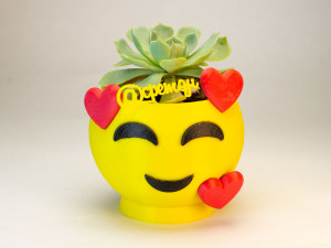 emoji in love flower pot 3D Print Model