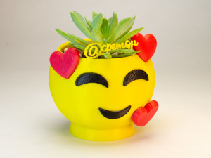 emoji in love flower pot 3D Print Model