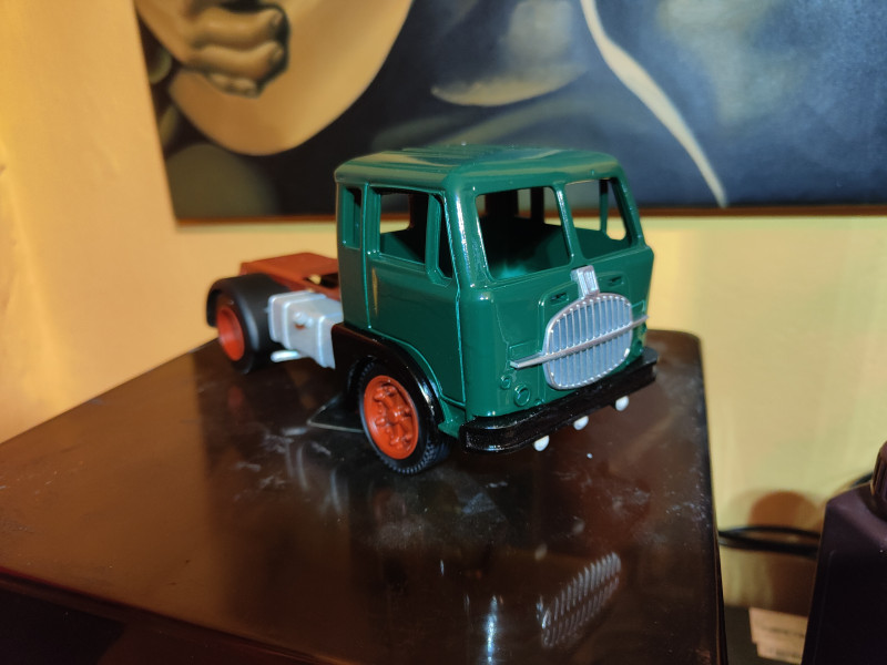 Trattore stradale FIAT 682 T 2 1-24 Modello di stampa 3D .c4d .max .obj .3ds .fbx .stl .blend 