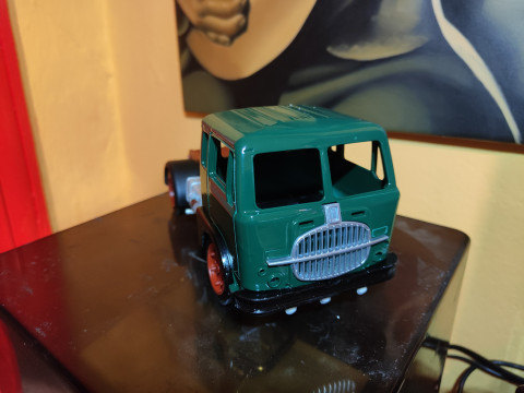 Trattore stradale FIAT 682 T 2 1-24 Modello di stampa 3D