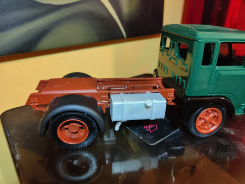 Trattore stradale FIAT 682 T 2 1-24 Modello di stampa 3D