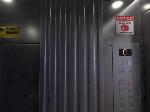 Elevator Casual 3D Model