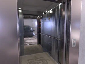 Elevator Casual 3D Model
