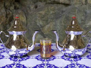 Arabic teapot with table 3D Model