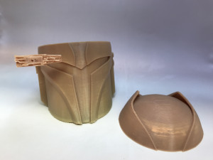ursa wrens helmet vase or storage box Modèles 3D en vedette