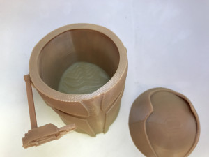 ursa wrens helmet vase or storage box Modèles 3D en vedette