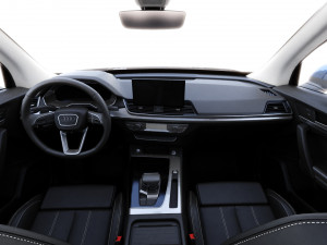 Audi Q5 2021 with interior and open doors Modello 3D