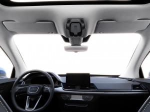 Audi Q5 2021 with interior and open doors Modello 3D