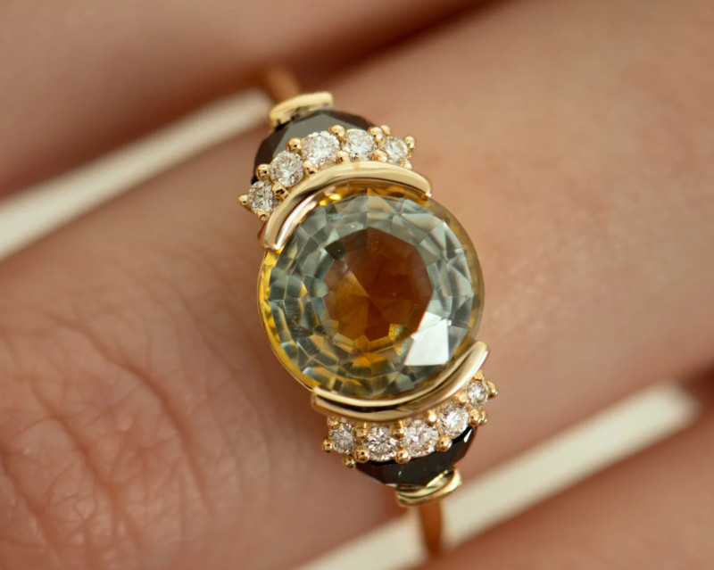 Round Sapphire with Half Moon Diamond Engagement Ring Modèles 3D en vedette .c4d .max .obj .3ds .fbx .stl .blend