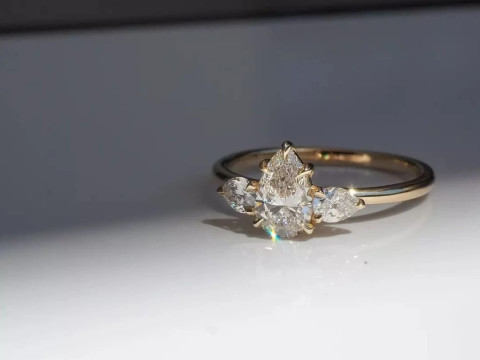 3 Pear Solitaire Diamond Engagement Ring 3D Druckmodell
