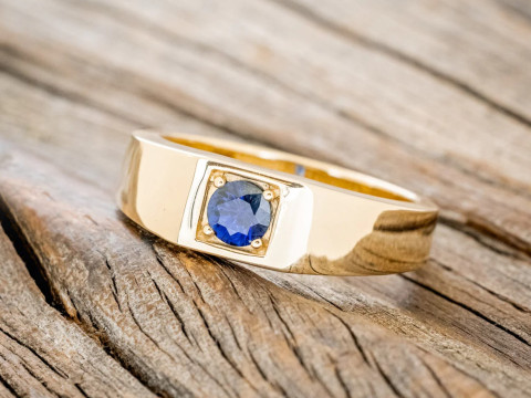 Gents Blue Sapphire Ring Model Cetak 3D