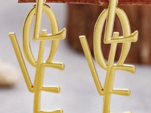 Brincos de amor em ouro liso pendurados Modelo de Impressão 3D