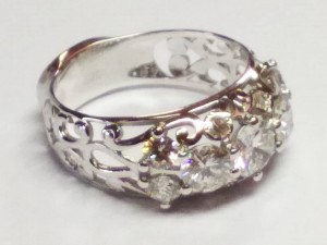 openwork ring with gemstones Modello 3D