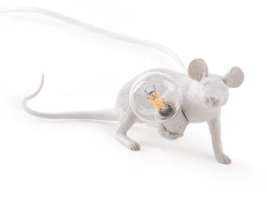 ratinho segurando objeto Modelo de Impressão 3D