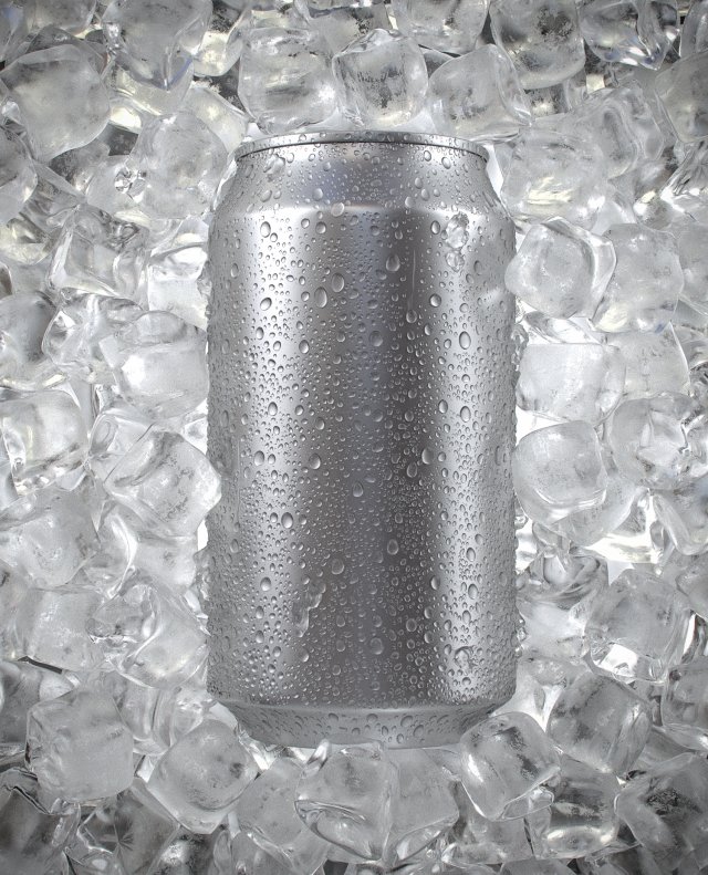soda can with ice cubs Modelo 3D .c4d .max .obj .3ds .fbx .stl .blend 