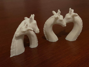 a giraffe figurine- send a hug or kiss in covid-19 Model do druku 3D