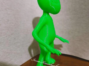Alien Figurine v2 3D Print Model