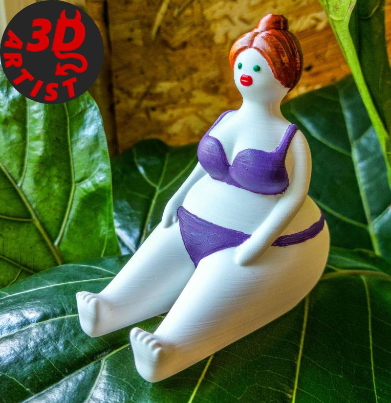 Woman in a swimsuit Figurine 3D 打印模型 .c4d .max .obj .3ds .fbx .stl .blend