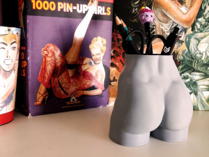 3d printable female hips holder pot presupported 3D Print Model