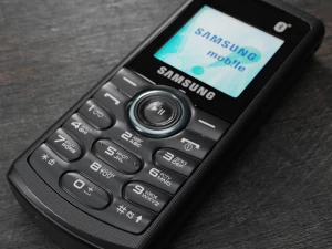 samsung gt-e2121b 3D Model
