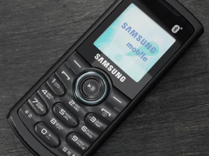 samsung gt-e2121b 3D Model