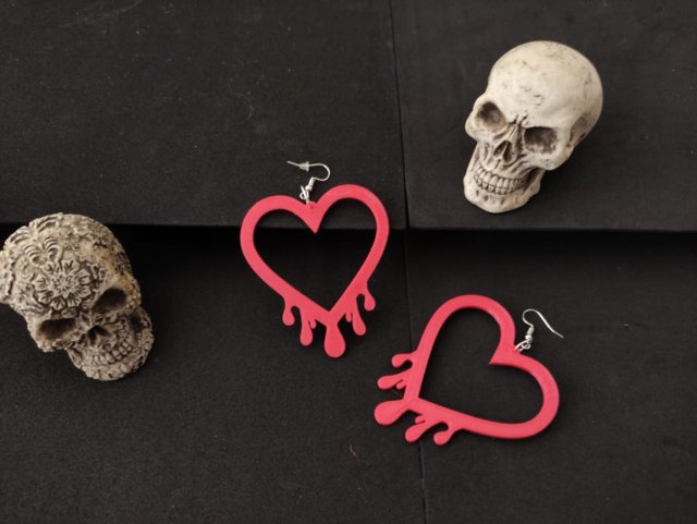bleeding heart earring Model Cetak 3D .c4d .max .obj .3ds .fbx .stl .blend 