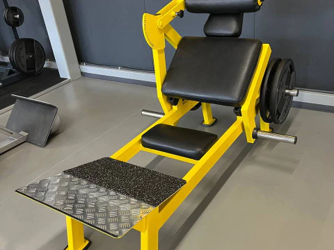 Oturarak k&ouml;pr&uuml; egzersiz makinesi 3D Model