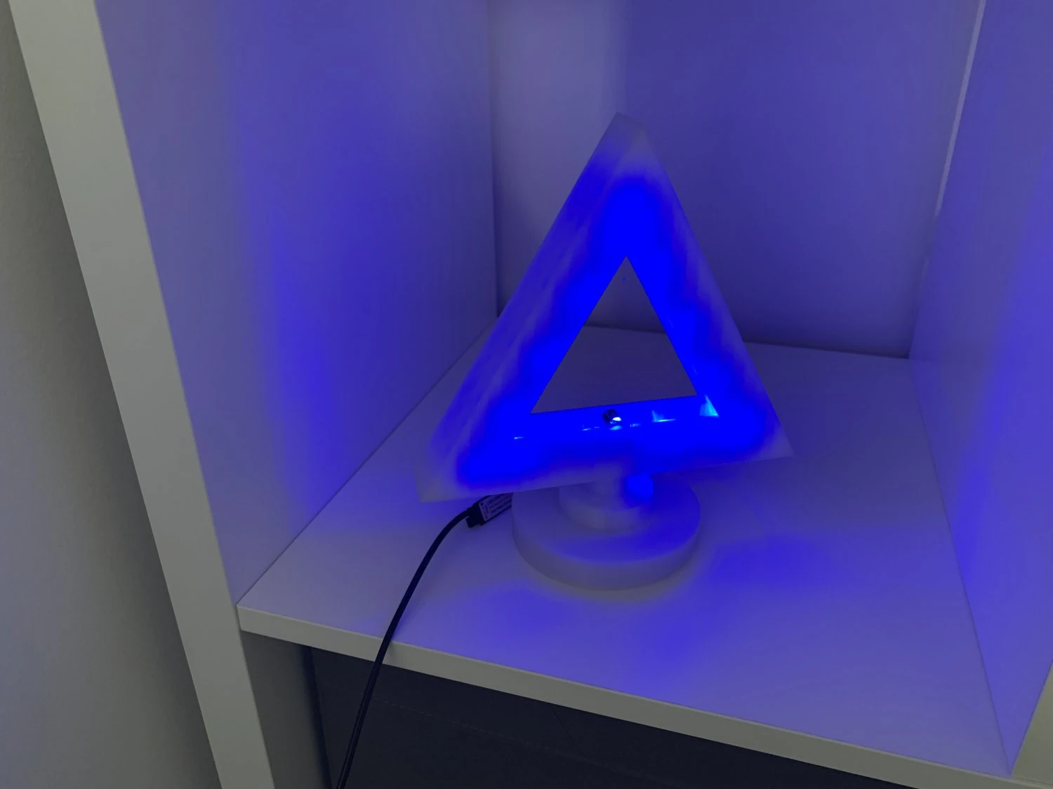 stylish 3d triangular thin light 3D Print Model .c4d .max .obj .3ds .fbx .stl .blend 