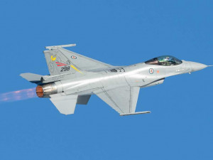 F-16 Fighting Falcon Model 3D