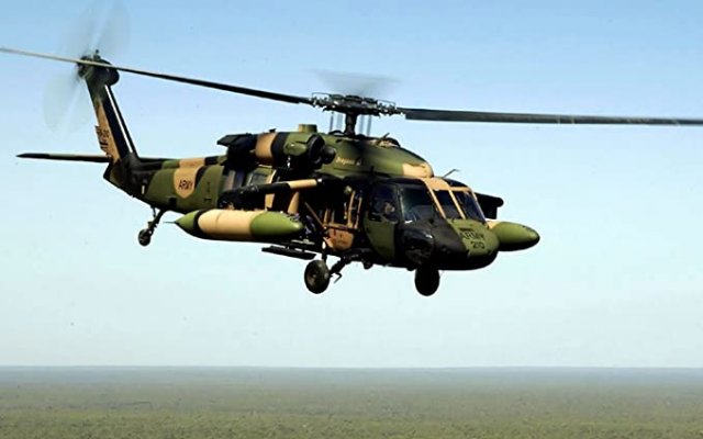 Sirkorsky uh-60 black hawk Modelo 3D .c4d .max .obj .3ds .fbx .stl .blend 