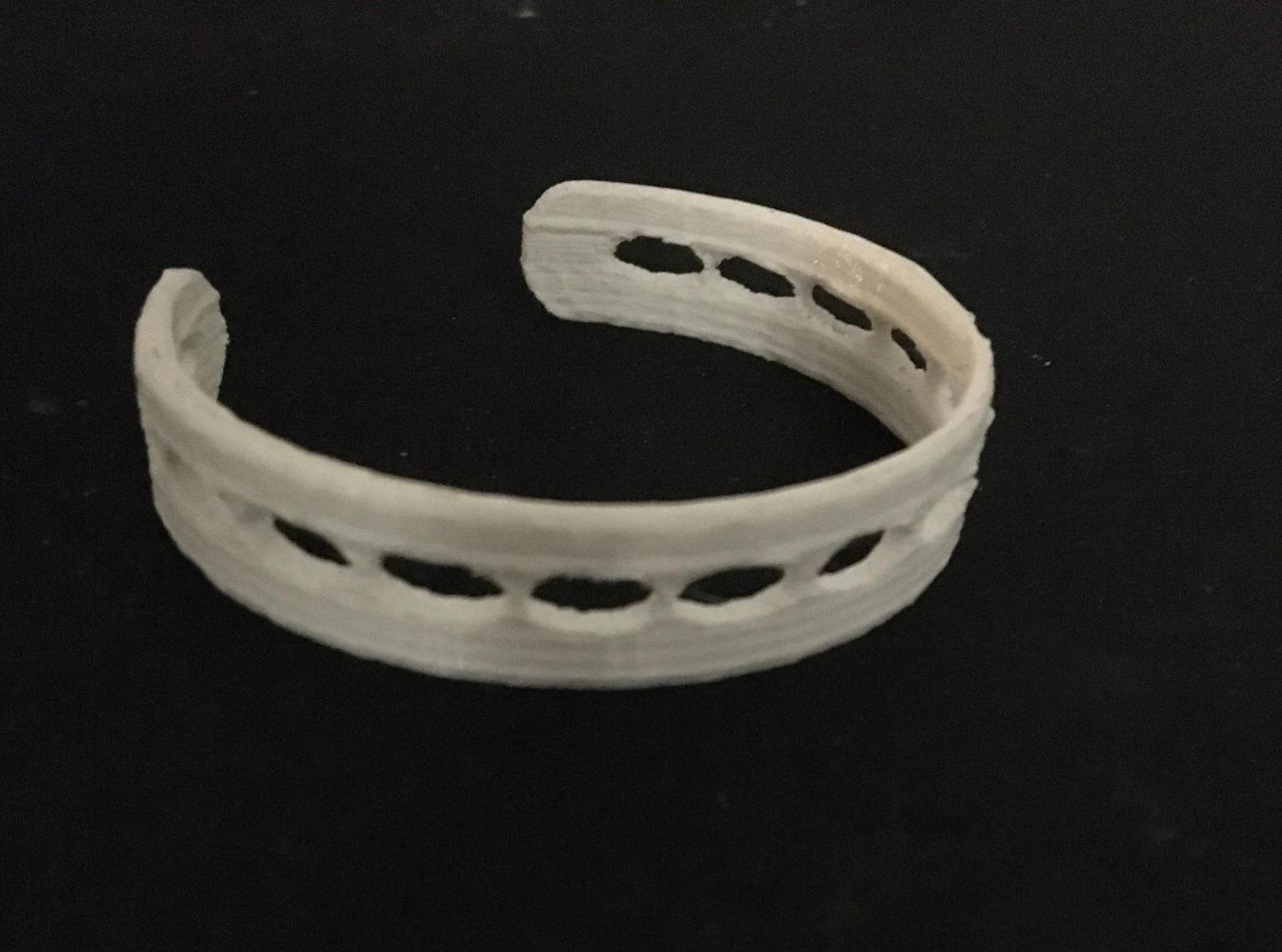 bracelet ouvert - open bracelet 3D Print Model .c4d .max .obj .3ds .fbx .stl .blend 