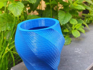 flower pot twisted octogone - pot de fleur octogone tordu 3D Print Model