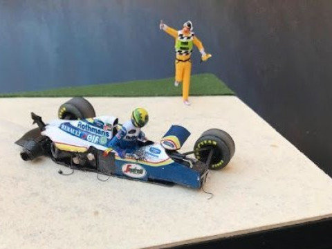 Bonecos 3d style manga anime car race f1 senna style caricato Model Cetak 3D