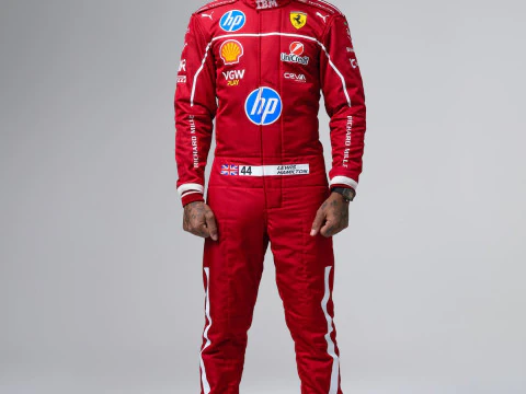 Bonecos 3d style manga anime car race f1 driver lewis hamilton style caricato 3D Print Model