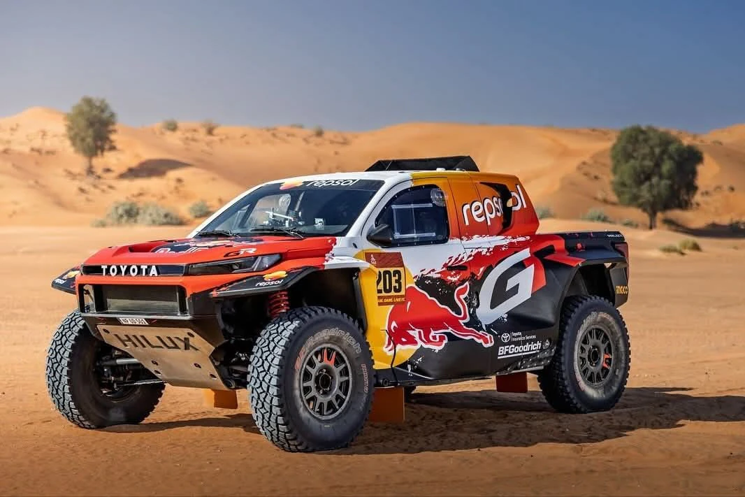 Bonecos 3d style manga anime car race dakar rally truck style caricato 3D Print Model .c4d .max .obj .3ds .fbx .stl .blend 