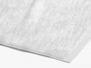 Toalha de banho branca - toalha plana amassada para piscina de praia Modelo 3D