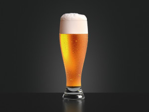 Beer Glass on dark background - drinking glas with drops Modelo 3D