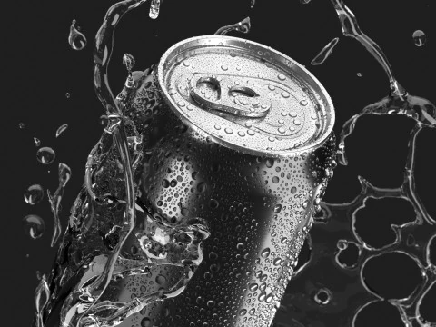 Lata Preta 550ml Com Splash - refrigerante de alum&iacute;nio em respingo de l&iacute;quido Modelo 3D