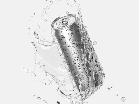 Silver Aluminum Can With Splash - 550ml soda drink with lemonade drops 3D Model