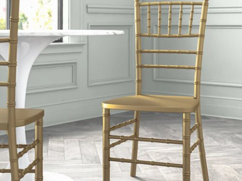 Cadeira traseira com escada de metal Chiavari dourada Modelo 3D