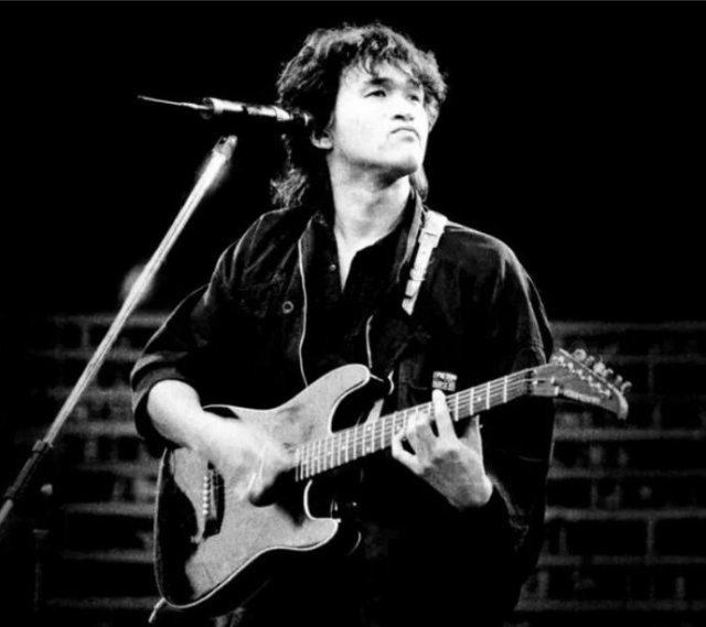 sculpture of rock musician viktor tsoi 3D 模型 .c4d .max .obj .3ds .fbx .stl .blend 