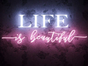 неоновый текст 01 жизнь прекрасна 3D Модель