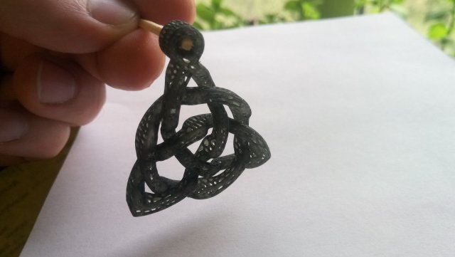 pendant triquetra voronoi 3Dプリントモデル .c4d .max .obj .3ds .fbx .stl .blend 